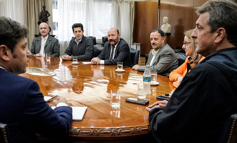 Massa garantizó los fondos para que las provincias paguen los sueldos y el medio aguinaldo