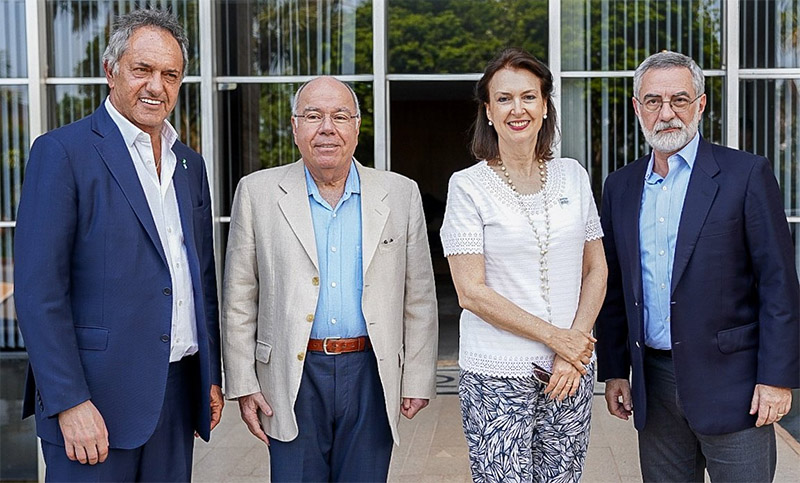 Mondino confirmó que quieren que Scioli siga como embajador en Brasil