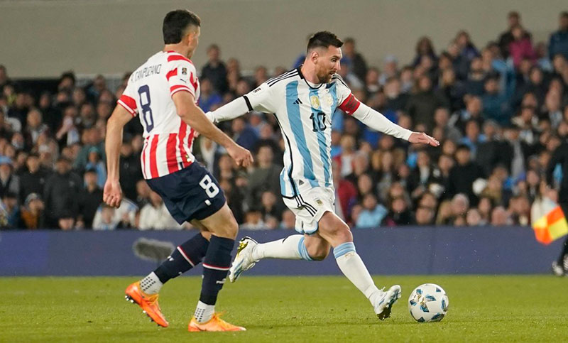 Argentina con Messi enfrenta al Uruguay del Loco Bielsa