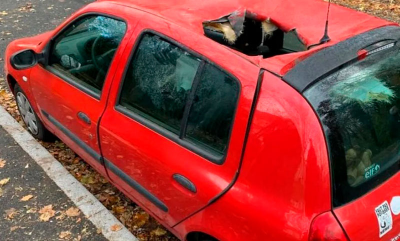 Investigan si un meteorito destrozó un auto en Francia