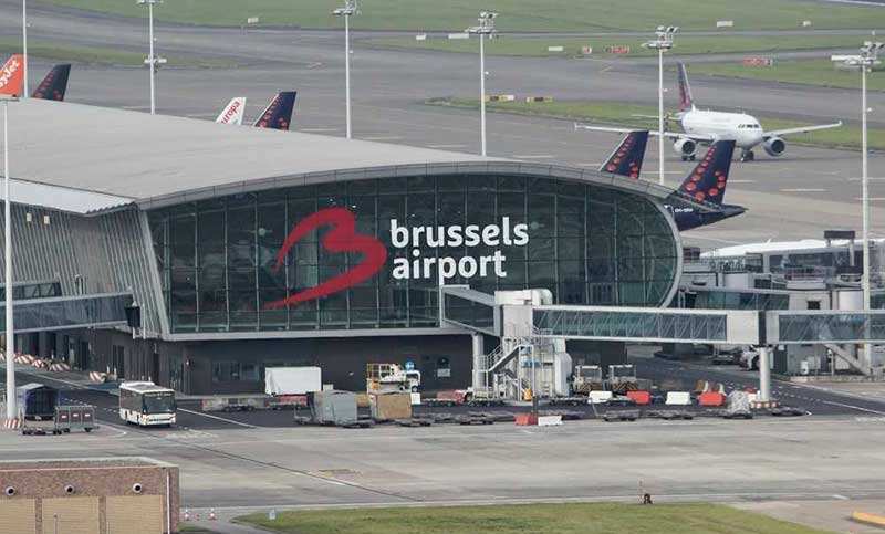 Trabajadores aeroportuarios se niegan a transportar armas para no contribuir a la guerra