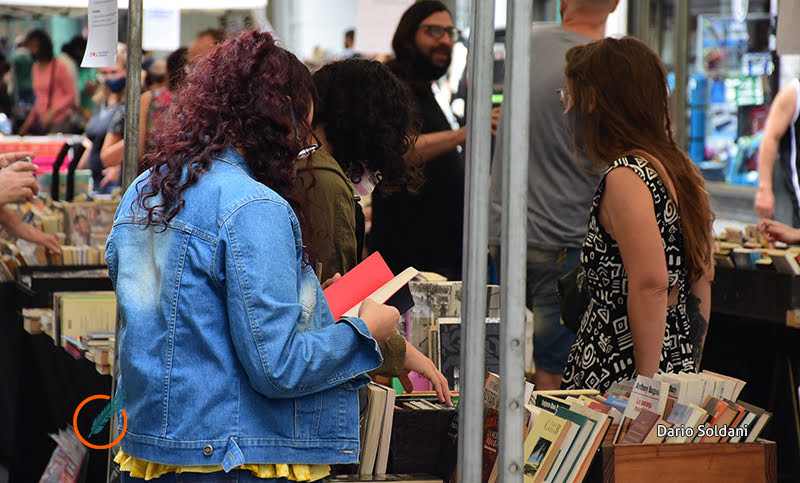 Por lluvia, pospusieron la feria de libros viejos: será este sábado en el cruce de peatonales