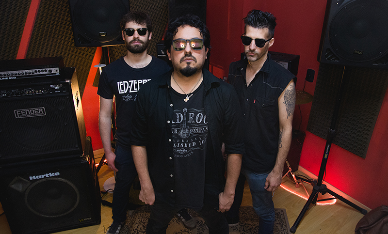 Manatans brindará un recital con su rock duro y energético