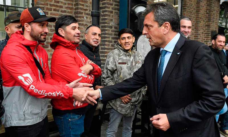 Entra en vigencia el seguro gratuito para trabajadores de delivery anunciado por Massa