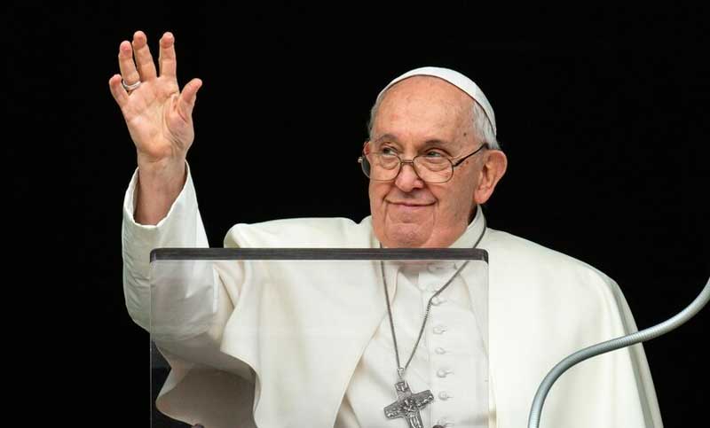 El Papa Francisco se comunicó con Javier Milei para felicitarlo por la victoria electoral