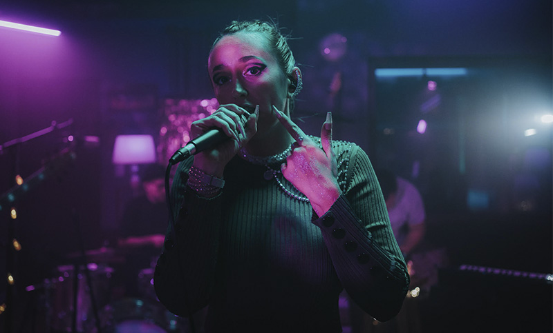 Popy presenta «Historia Diferente», un nuevo tema, en Capitán Bar