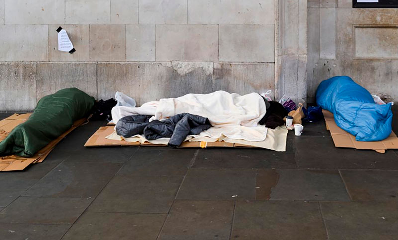 La cantidad de refugiados durmiendo en las calles de Londres aumentó más del 800% en tres meses