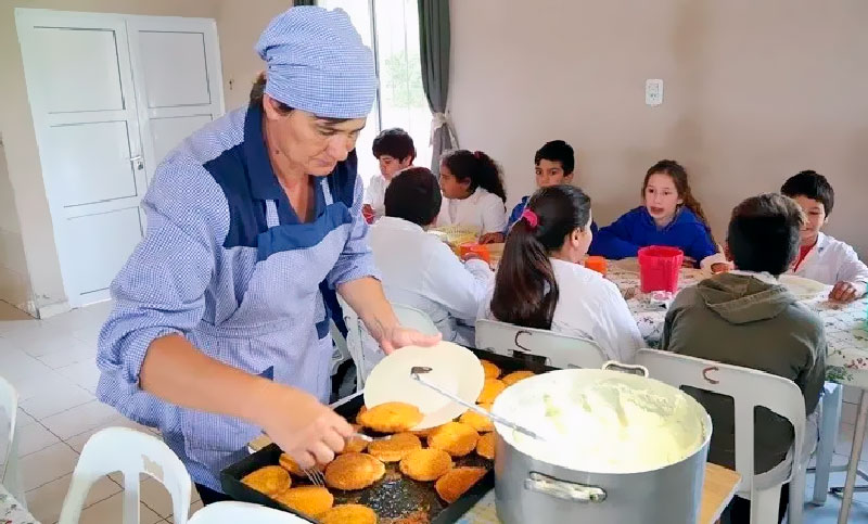 Trabajadores de comedores públicos y privados logran un 20 % de aumento salarial