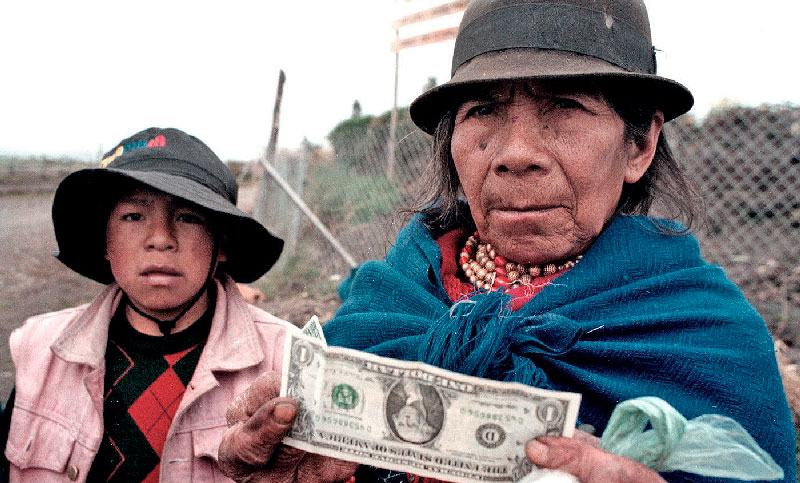 Ecuador enfrenta una economía ralentizada marcada por problemas fiscales