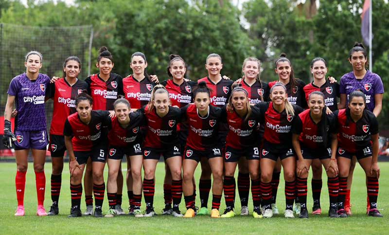 Newell’s goleó a Sarmiento y jugará la final por el ascenso a la Primera A