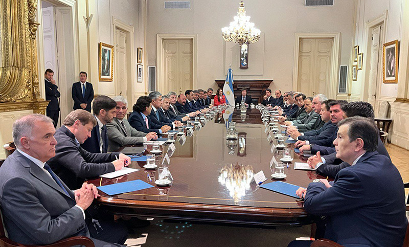 Javier Milei se reunió con los gobernadores y pidio acompañamiento para llevar adelante el ajuste