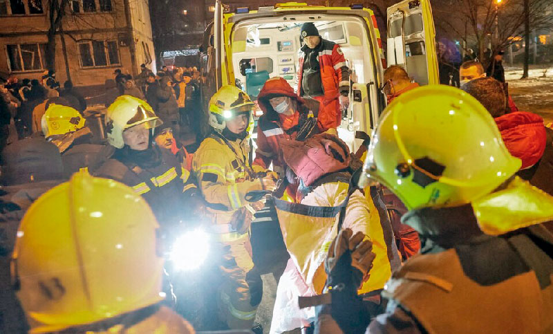 Ataques rusos dejan más de 50 heridos en la capital de Ucrania