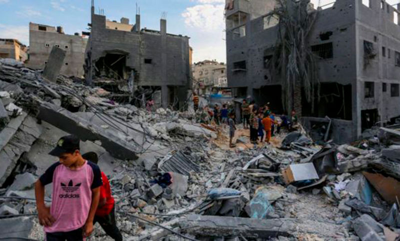 A la espera de ayuda humanitaria, continúan los bombardeos israelíes en Gaza