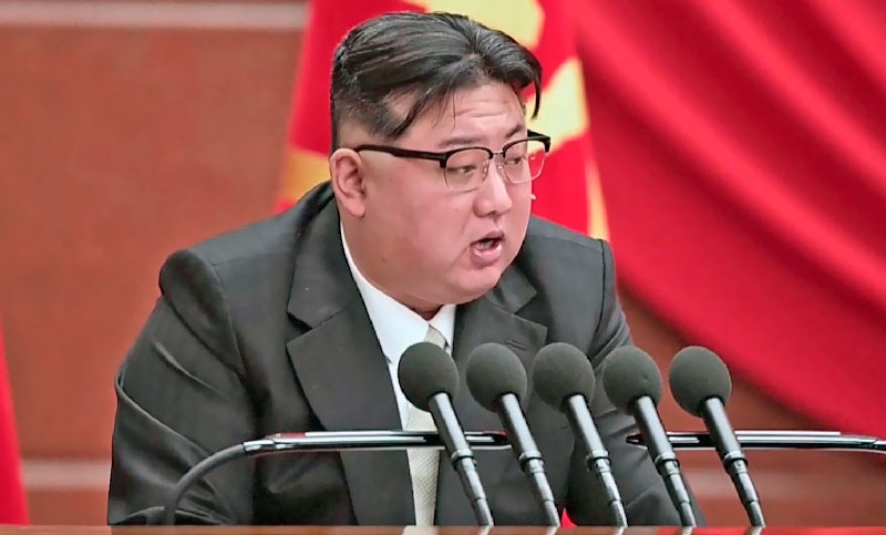 El líder de Corea del Norte urgió a «acelerar» planes para la guerra, incluido el programa nuclear