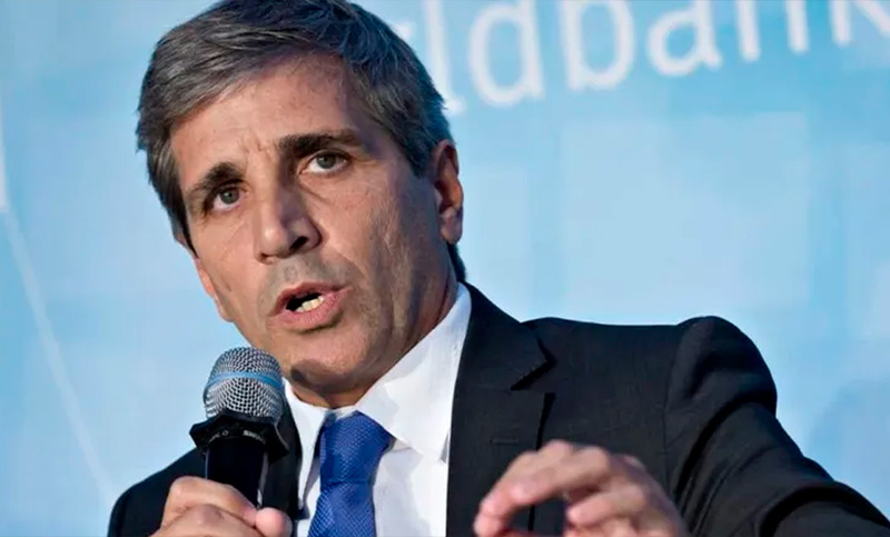 Habló Caputo: “Vamos a estar peor que antes durante unos meses, en términos de inflación”
