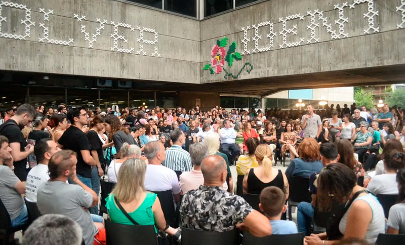 Teatro Argentino de La Plata: fuerte rechazo del mundo de la cultura al DNU de Milei