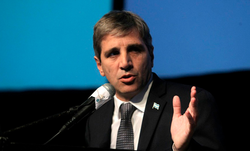 La auditoría reveló que Caputo dejó una deuda oculta de USD 7.400 millones para financiar las renovables de Macri