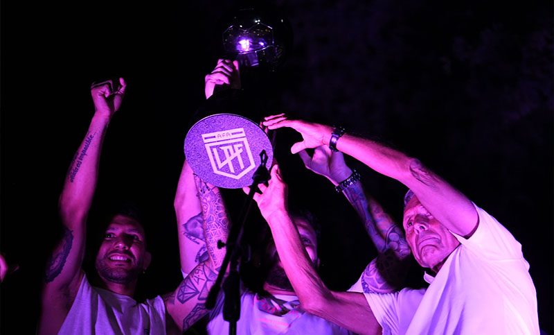 Los campeones festejaron con la copa el 134° aniversario de Central