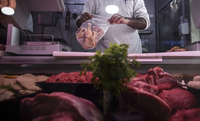 Crisis en la carne: estiman que en 2024 caerá el consumo, la producción y las exportaciones de carne vacuna