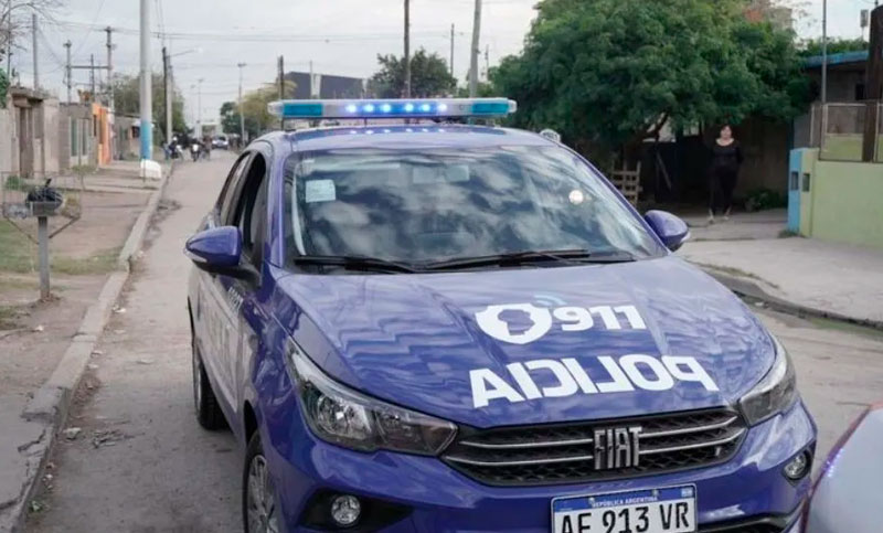 Un hombre mató a su esposa frente a sus hijas y luego intentó quitarse la vida