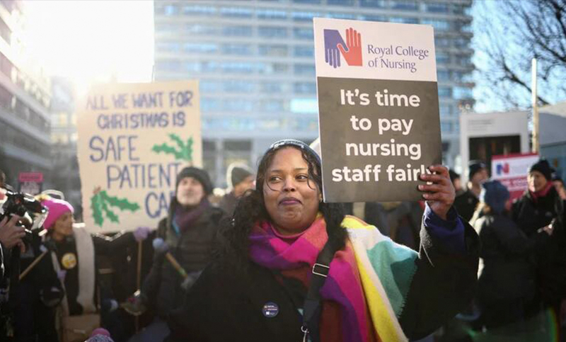Médicos residentes británicos anuncian el paro más largo en la historia del sistema de salud público
