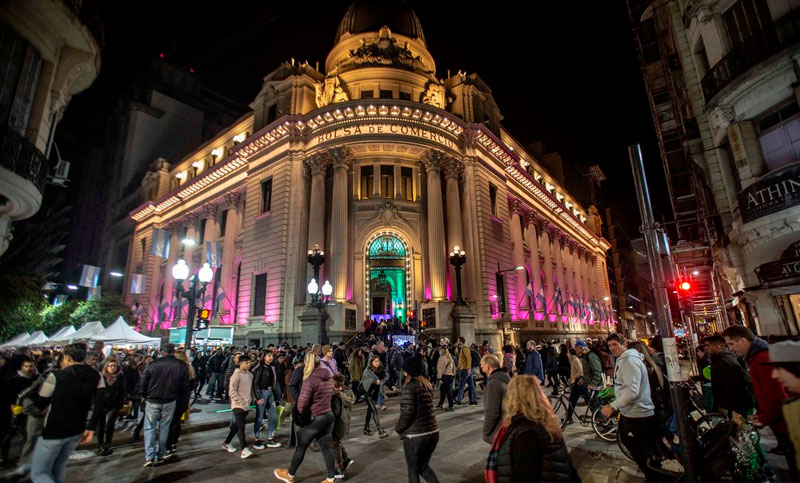 La última Noche de las Peatonales en Rosario se desarrollará este jueves