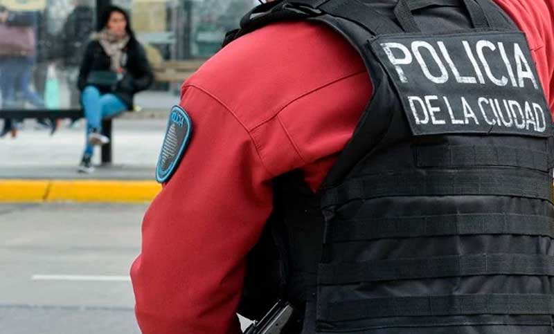 Procesaron a un hombre que se masturbó en un colectivo y eyaculó sobre una pasajera