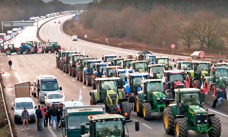 Los agricultores franceses comienzan a bloquear París y ponen en jaque al Gobierno