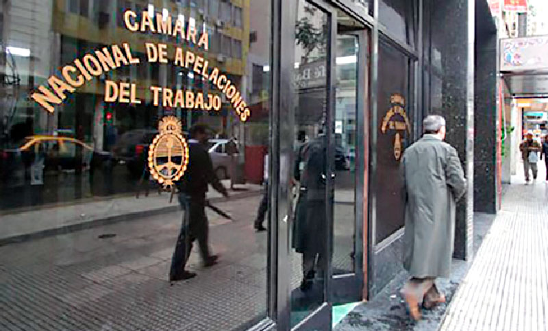 La secretaría gremial del PJ de Rosario expresó su “beneplácito” por el fallo de la Justicia sobre el DNU de Milei