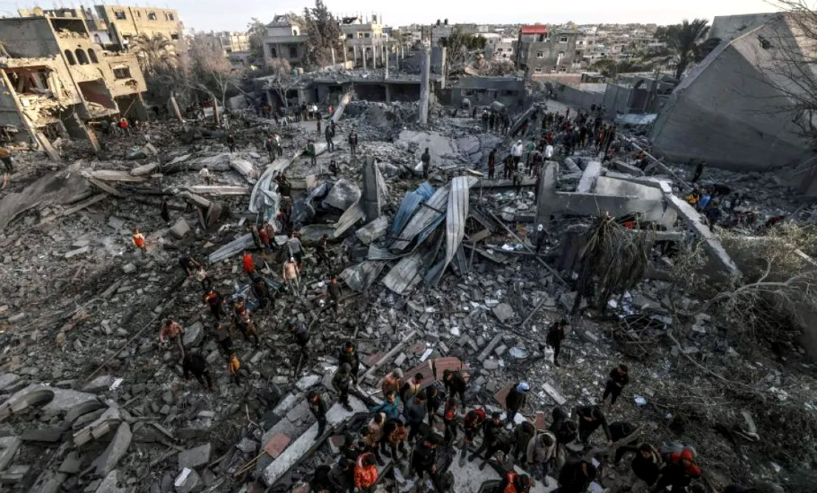 Un ataque israelí deja al menos 20 palestinos muertos mientras esperaban ayuda en Gaza