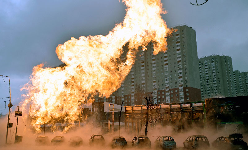 Rusia lanza misiles hipersónicos a las ciudades más grandes de Ucrania donde deja cinco muertos y 92 heridos