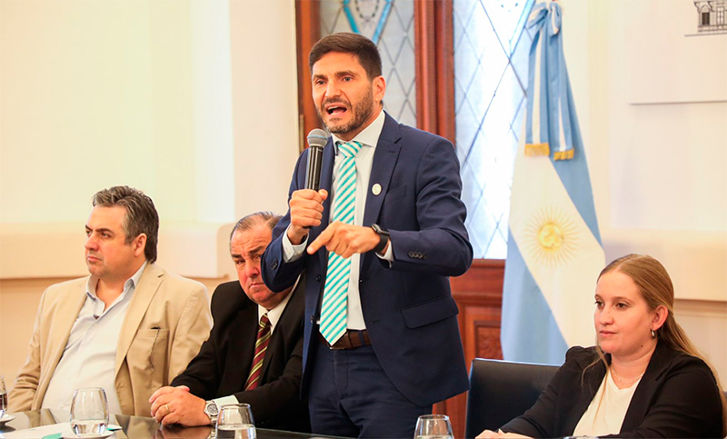 Pullaro le respondió a Caputo: “Me angustia su amenaza, pero voy a defender la producción de Santa Fe”