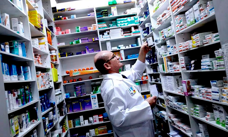 Los farmacéuticos y bioquímicos cerraron la primera paritaria del año con casi 100% de aumento en tres meses