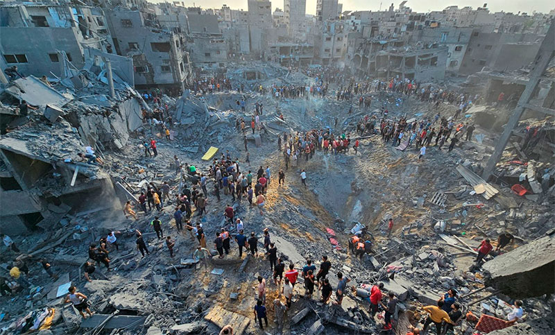 Aviones israelitas volvieron a bombardear Gaza en busca de sus rehenes