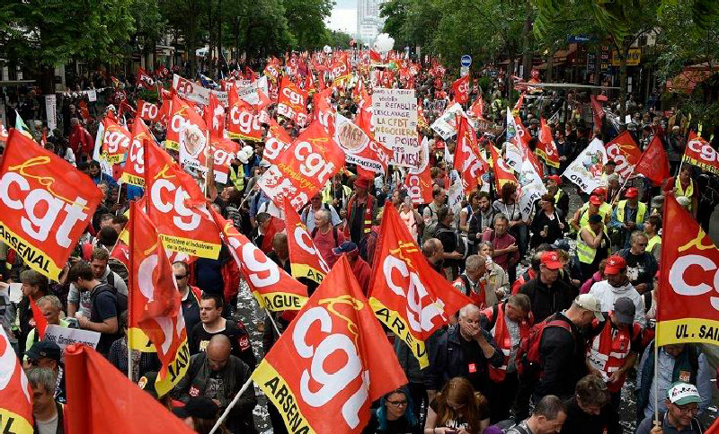 Centrales Sindicales de Francia se movilizan a la embajada argentina en solidaridad con el paro 24E