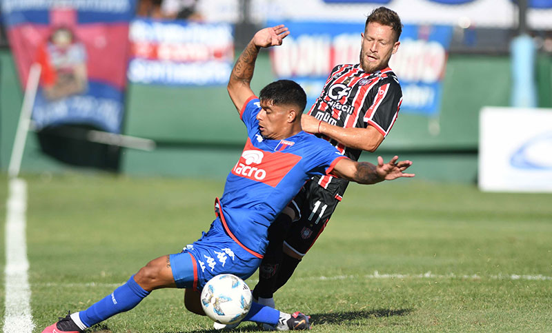 Suspendieron Tigre-Chacarita por agresión a un jugador del Funebrero