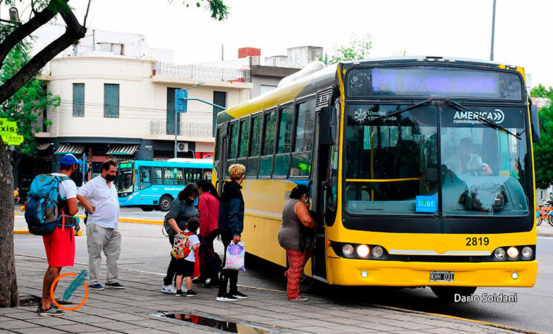 Gremios y organizaciones sociales de Rosario exigen la restitución de fondos para el transporte público