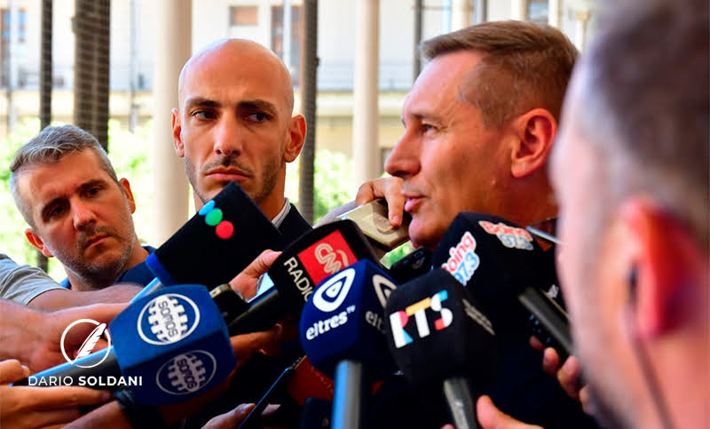 El jefe de la policía de Rosario justificó la detención de los artistas: “Cometieron un delito, dañaron bienes públicos”