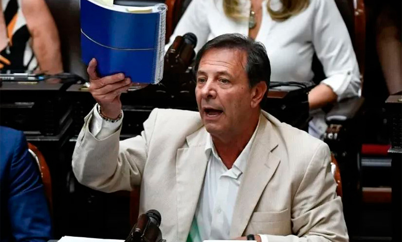 El oficialismo adelantó que buscará aprobar la ley ómnibus “por partes”
