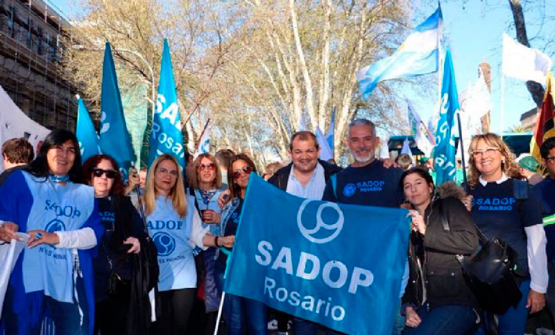 Gremios docentes realizan un paro nacional el próximo lunes tras la fallida negociación salarial con el Gobierno