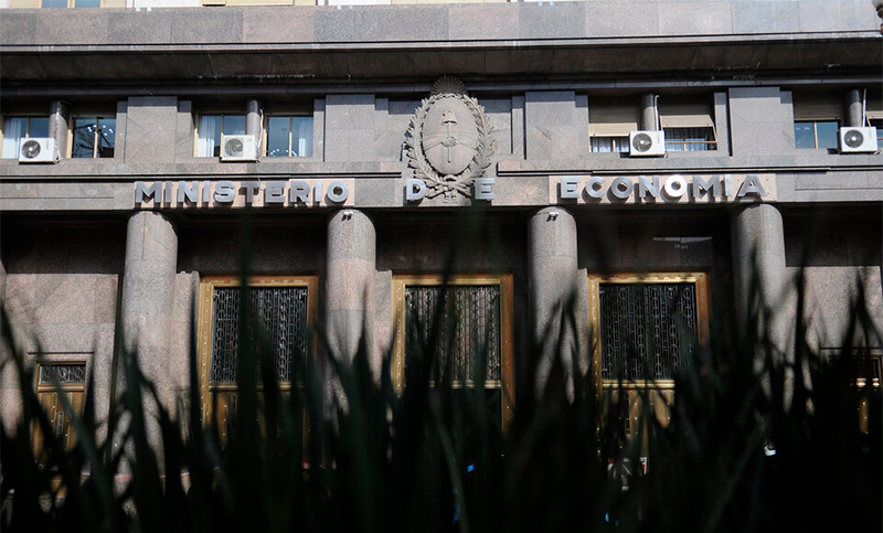 El ajuste ya empezó: las transferencias de Nación a las provincias cayeron más del 64% en enero