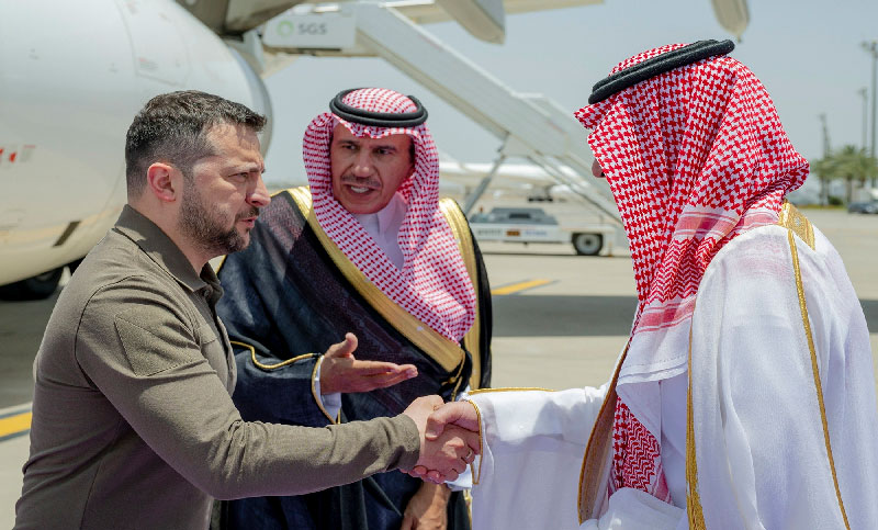 Zelenski viajó a Arabia Saudita para hablar sobre plan de paz y canje de prisioneros
