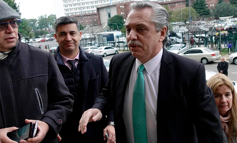 Imputaron a Alberto Fernández por la presunta contratación irregular de seguros