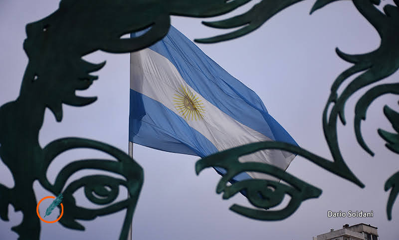 Hace 212 años y en la costa rosarina, Belgrano izó por primera vez la bandera argentina
