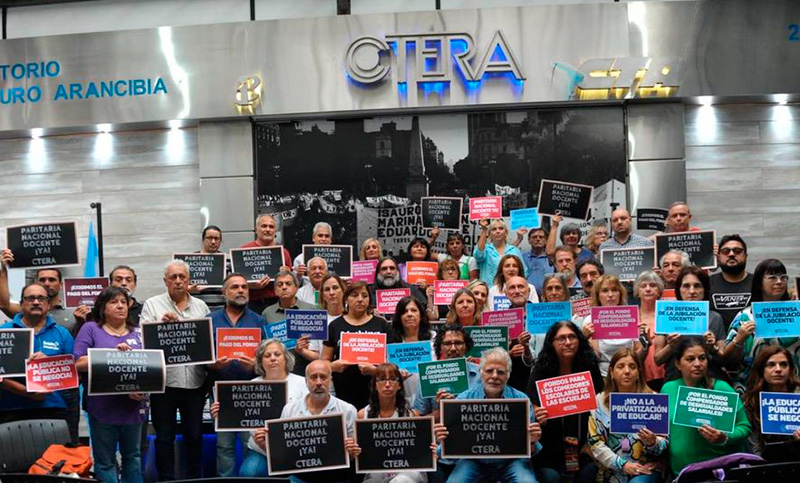 La Confederación de Trabajadores de la Educación lanzó un paro nacional para el proximo lunes