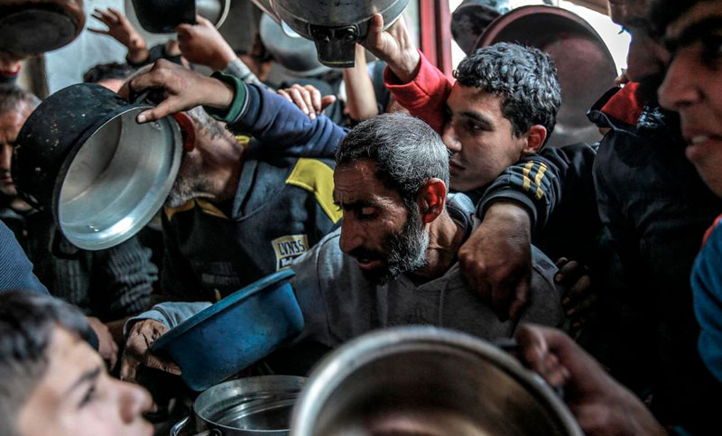 El hambre agobia en Gaza y los muertos ya son casi 30.000 por la ofensiva israelí