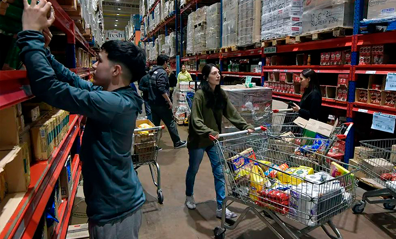 El salario real cayó 13,7% en diciembre: la peor retracción desde 1994