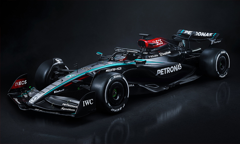 Mercedes presentó el último auto de la escudería con el que correrá Lewis Hamilton