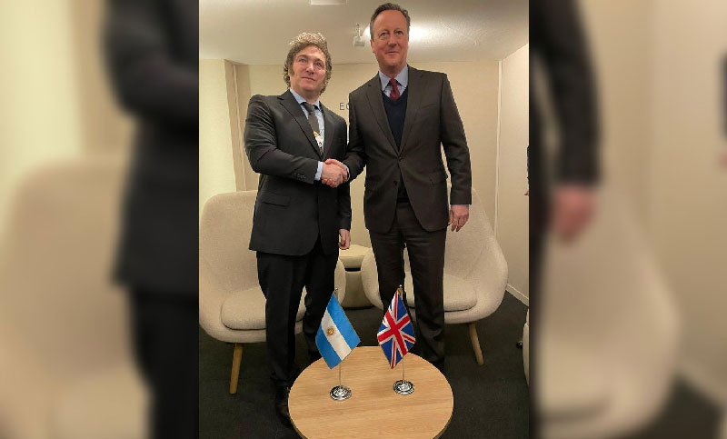 El Canciller británico viaja a las Malvinas y dijo: “La soberanía con Argentina no está en discusión”