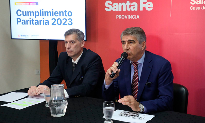 Paritaria 2023: estatales santafesinos cobrarán en marzo el 22,4% adeudado